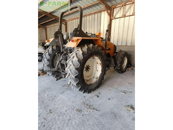 Tractor agricol Renault celtis 446 ra: Foto 2 Tractor agricol Renault celtis 446 ra: Foto 2