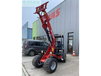 Încărcător frontal pe pneuri THALER