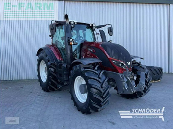 Tractor agricol VALTRA T254