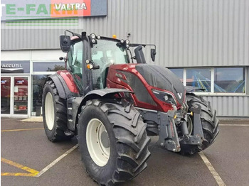 Tractor agricol VALTRA T214
