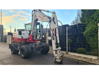 Excavator pe roţi TAKEUCHI