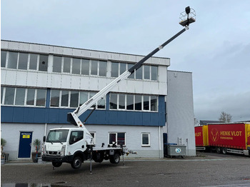 Autoutilitară NISSAN