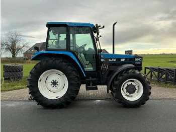 Tractor agricol 1996 NEW HOLLAND 5640 WITH FRONT LOADER FOUR WHEEL DRIVE FARM TRACTOR: Foto 4 Tractor agricol 1996 NEW HOLLAND 5640 WITH FRONT LOADER FOUR WHEEL DRIVE FARM TRACTOR: Foto 4