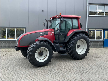Tractor agricol VALTRA T120