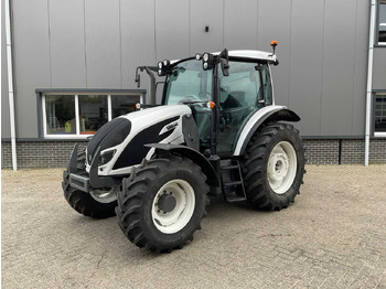Tractor agricol VALTRA A104