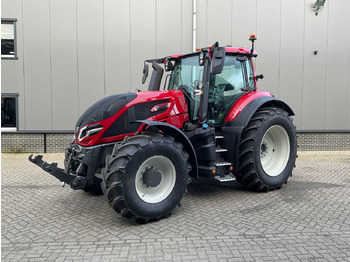Tractor agricol VALTRA