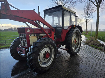 Tractor agricol INTERNATIONAL