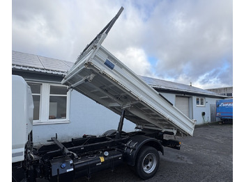 Autoutilitară basculantă FUSO