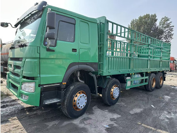 Camion platformă SINOTRUK HOWO