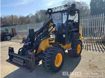 Încărcător frontal pe pneuri JCB 403