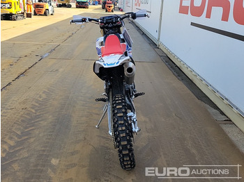 Motocicletă Unused 2025 Apollo Storm 300cc Motorcross Bike, 21" Front, 18" Rear Tyres, Electric Start, Air Cooled, Hydraulic Suspension, Disc Brakes, Lighting Kit (UNASSEMBLED): Foto 4 Motocicletă Unused 2025 Apollo Storm 300cc Motorcross Bike, 21" Front, 18" Rear Tyres, Electric Start, Air Cooled, Hydraulic Suspension, Disc Brakes, Lighting Kit (UNASSEMBLED): Foto 4