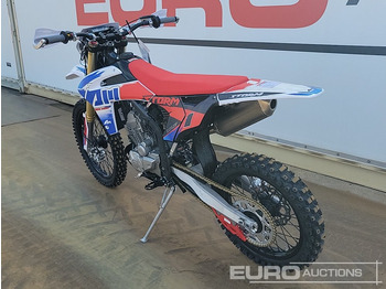 Motocicletă Unused 2025 Apollo Storm 300cc Motorcross Bike, 21" Front, 18" Rear Tyres, Electric Start, Air Cooled, Hydraulic Suspension, Disc Brakes, Lighting Kit (UNASSEMBLED): Foto 3 Motocicletă Unused 2025 Apollo Storm 300cc Motorcross Bike, 21" Front, 18" Rear Tyres, Electric Start, Air Cooled, Hydraulic Suspension, Disc Brakes, Lighting Kit (UNASSEMBLED): Foto 3