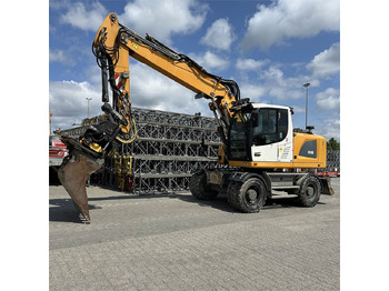 Excavator pe roţi LIEBHERR A 918