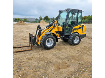 Încărcător frontal pe pneuri SCHAEFF