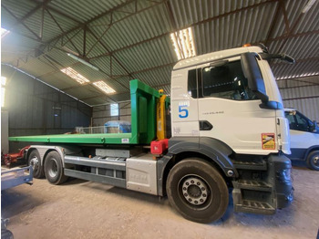 Camion cu cârlig MAN TGS 26.440