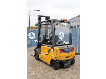 Electrostivuitor Jungheinrich EFG 430: Foto 4 Electrostivuitor Jungheinrich EFG 430: Foto 4