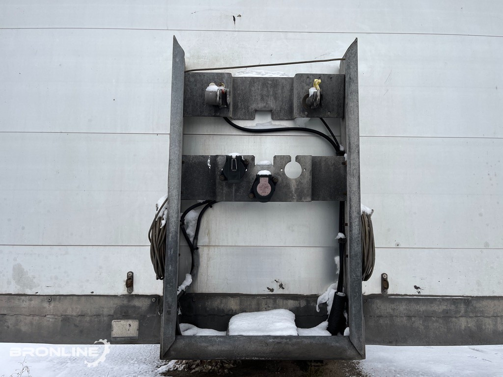 2007 HUMBAUR HSA 351324 curtain side semi-trailer - Semiremorcă prelată: Foto 4 2007 HUMBAUR HSA 351324 curtain side semi-trailer - Semiremorcă prelată: Foto 4