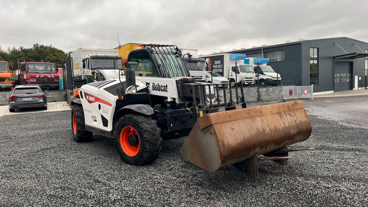 Bobcat T35.105LB Teleskoplader 7600 Kg Gabel Schaufel - Încărcător frontal pe pneuri: Foto 3 Bobcat T35.105LB Teleskoplader 7600 Kg Gabel Schaufel - Încărcător frontal pe pneuri: Foto 3