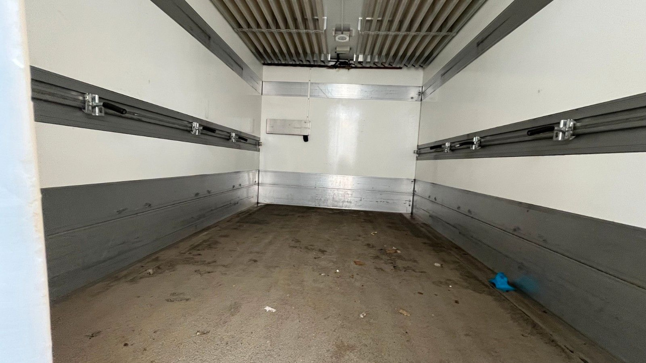 Iveco 50C18 Kühler Kühlkoffer Frigoblock Iveco 50C18 Kühler Kühlkoffer Frigoblock - Autoutilitară frigorifica: Foto 5 Iveco 50C18 Kühler Kühlkoffer Frigoblock Iveco 50C18 Kühler Kühlkoffer Frigoblock - Autoutilitară frigorifica: Foto 5