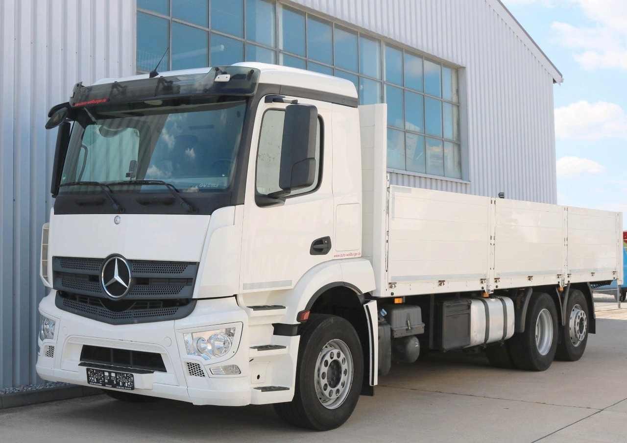 Mercedes-Benz Antos 2641L Prits. / Staplerhaltg. Stahltransp. - Camion platformă: Foto 1 Mercedes-Benz Antos 2641L Prits. / Staplerhaltg. Stahltransp. - Camion platformă: Foto 1