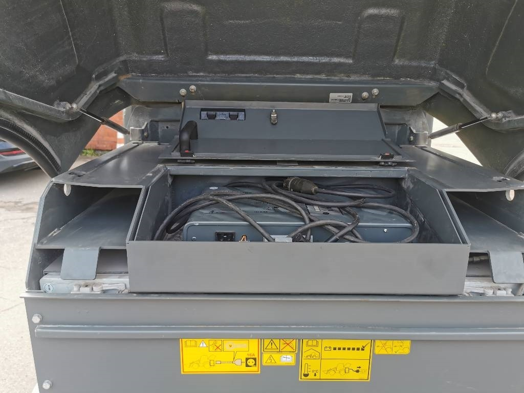 Încărcător frontal pe pneuri Kramer 5055e: Foto 6