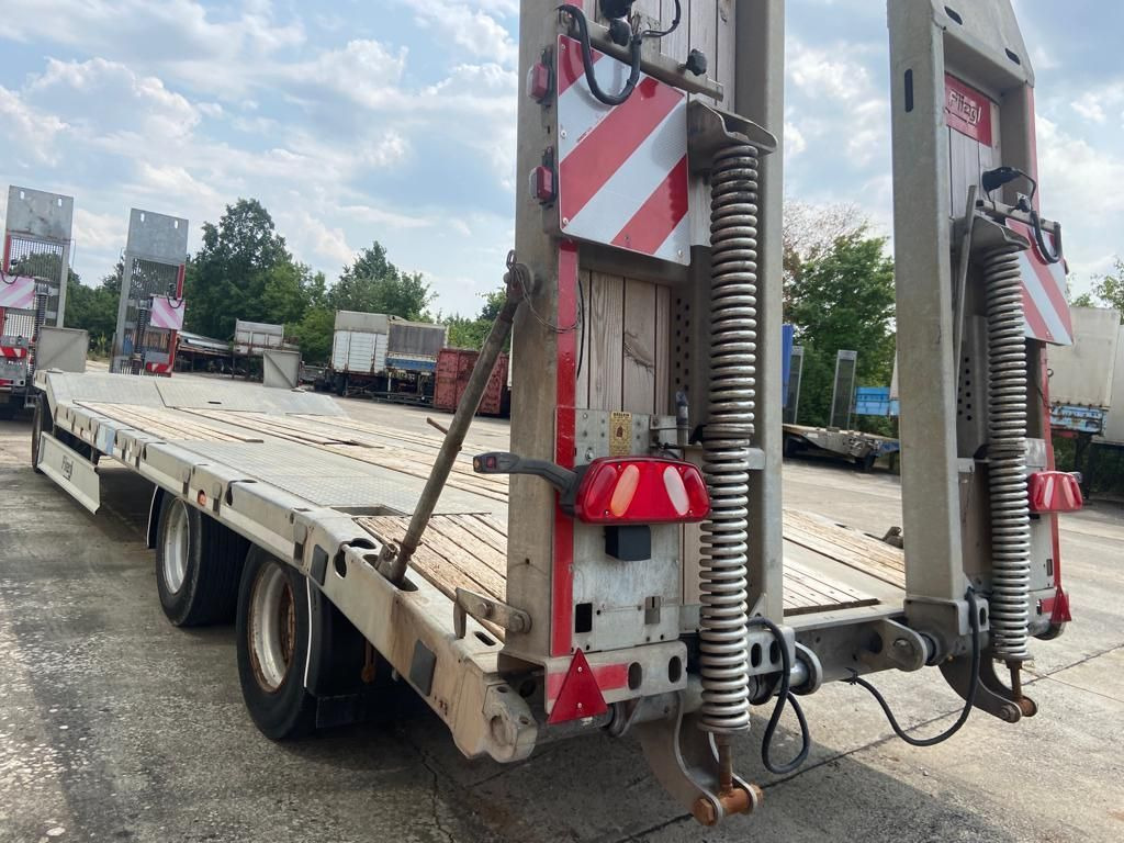 Fliegl DTS 300 3 Achs Tiefladeranhänger - Remorcă transport agabaritic: Foto 4 Fliegl DTS 300 3 Achs Tiefladeranhänger - Remorcă transport agabaritic: Foto 4