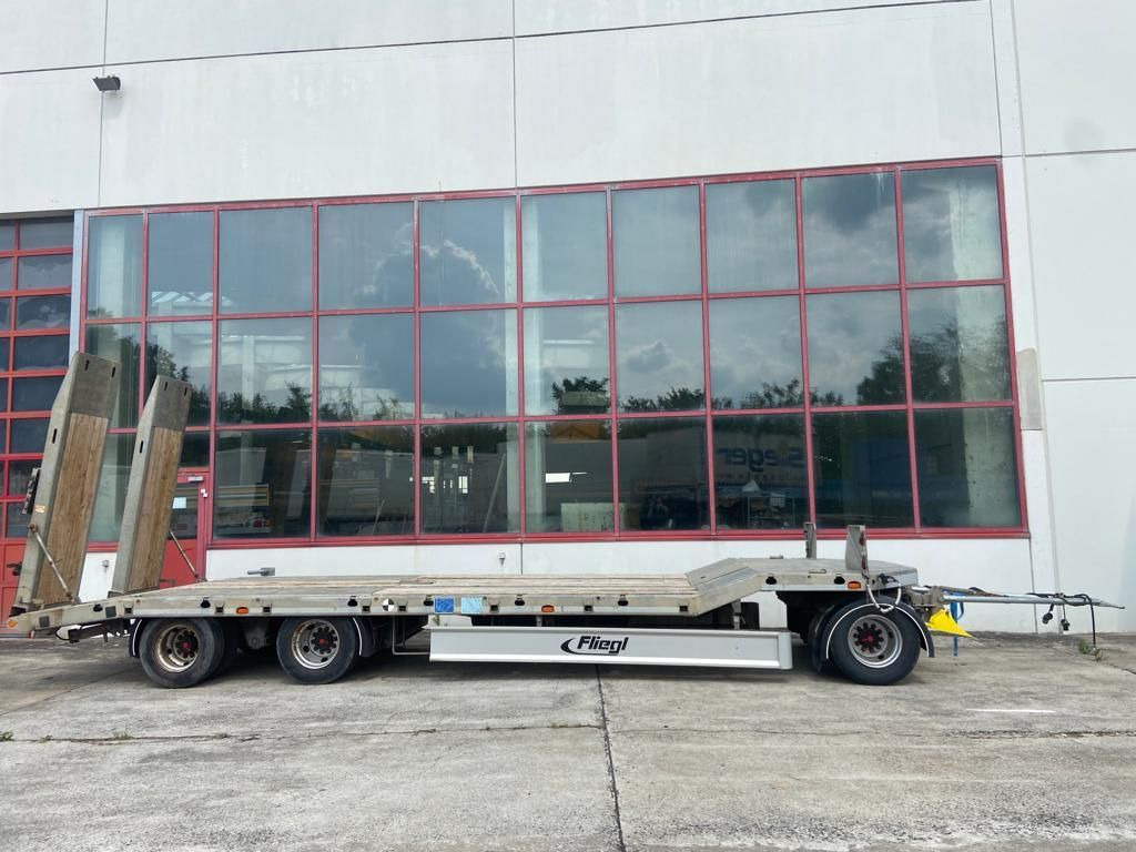 Fliegl DTS 300 3 Achs Tiefladeranhänger - Remorcă transport agabaritic: Foto 3 Fliegl DTS 300 3 Achs Tiefladeranhänger - Remorcă transport agabaritic: Foto 3