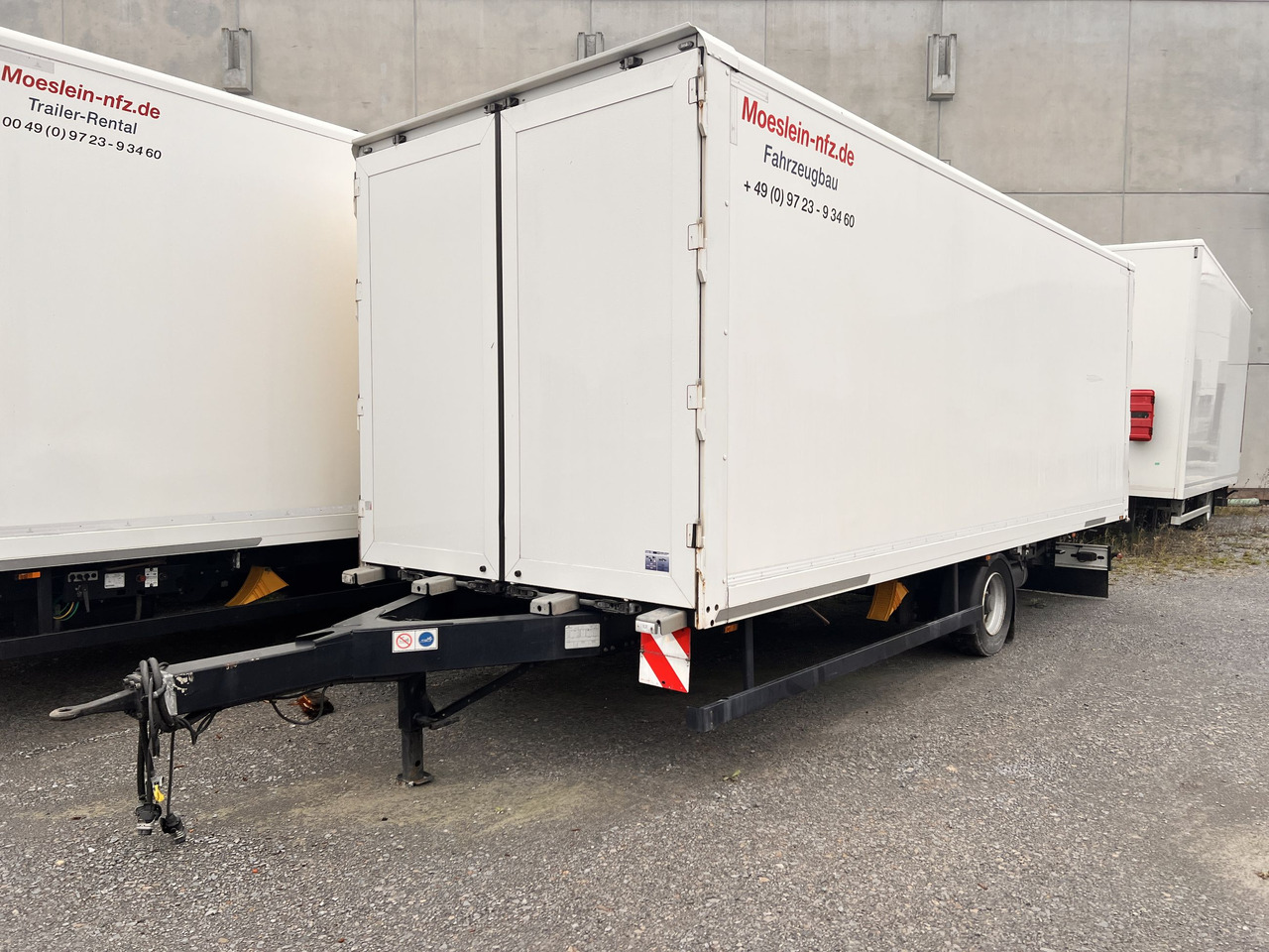 Möslein EK 1- D 7,3 1 Achs Kofferanhänger Durchladen7,08 m lang - Remorcă furgon: Foto 2 Möslein EK 1- D 7,3 1 Achs Kofferanhänger Durchladen7,08 m lang - Remorcă furgon: Foto 2