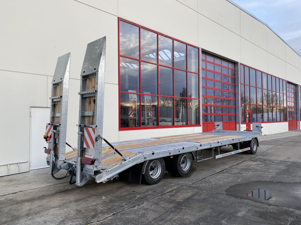 Möslein T 3-8,20 P VB H1 Blatt 3 Achs Tieflader mit gerader Ladefläche 8,10 m, Neufahrzeug - Remorcă transport agabaritic: Foto 3 Möslein T 3-8,20 P VB H1 Blatt 3 Achs Tieflader mit gerader Ladefläche 8,10 m, Neufahrzeug - Remorcă transport agabaritic: Foto 3