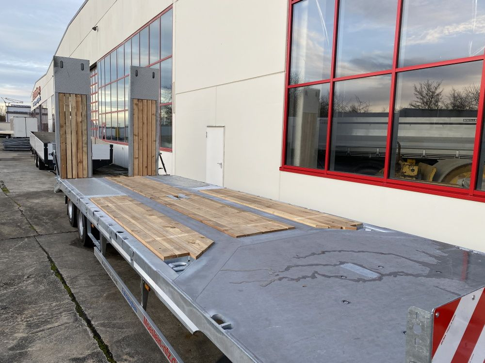 Möslein T 3-9,20 F Blatt 3 Achs Tieflader mit gerader Ladefläche 9 m, Neufahrzeug - Remorcă transport agabaritic: Foto 2 Möslein T 3-9,20 F Blatt 3 Achs Tieflader mit gerader Ladefläche 9 m, Neufahrzeug - Remorcă transport agabaritic: Foto 2