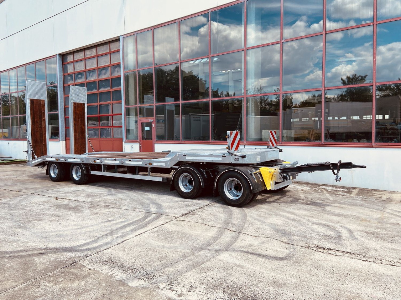 Möslein T 4 VB F 4 Achs Tieflader- Anhänger, Neufahrzeug - Remorcă transport agabaritic: Foto 4 Möslein T 4 VB F 4 Achs Tieflader- Anhänger, Neufahrzeug - Remorcă transport agabaritic: Foto 4