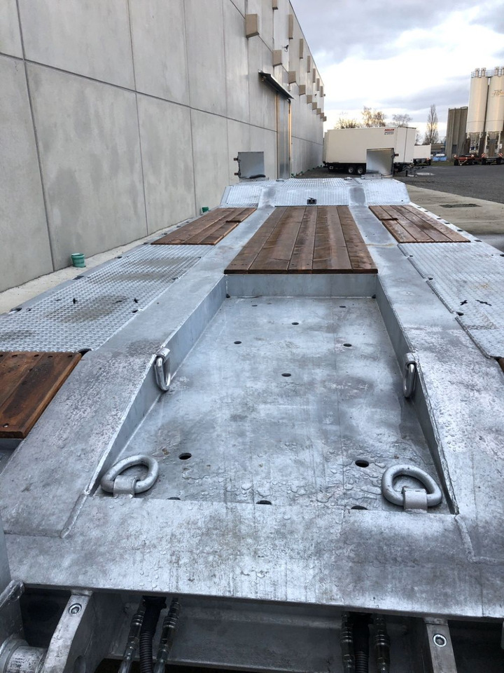 Möslein T 4 VB H1 1 neuer 4 Achs Tieflader hydraulischen Rampen - Remorcă transport agabaritic: Foto 2 Möslein T 4 VB H1 1 neuer 4 Achs Tieflader hydraulischen Rampen - Remorcă transport agabaritic: Foto 2