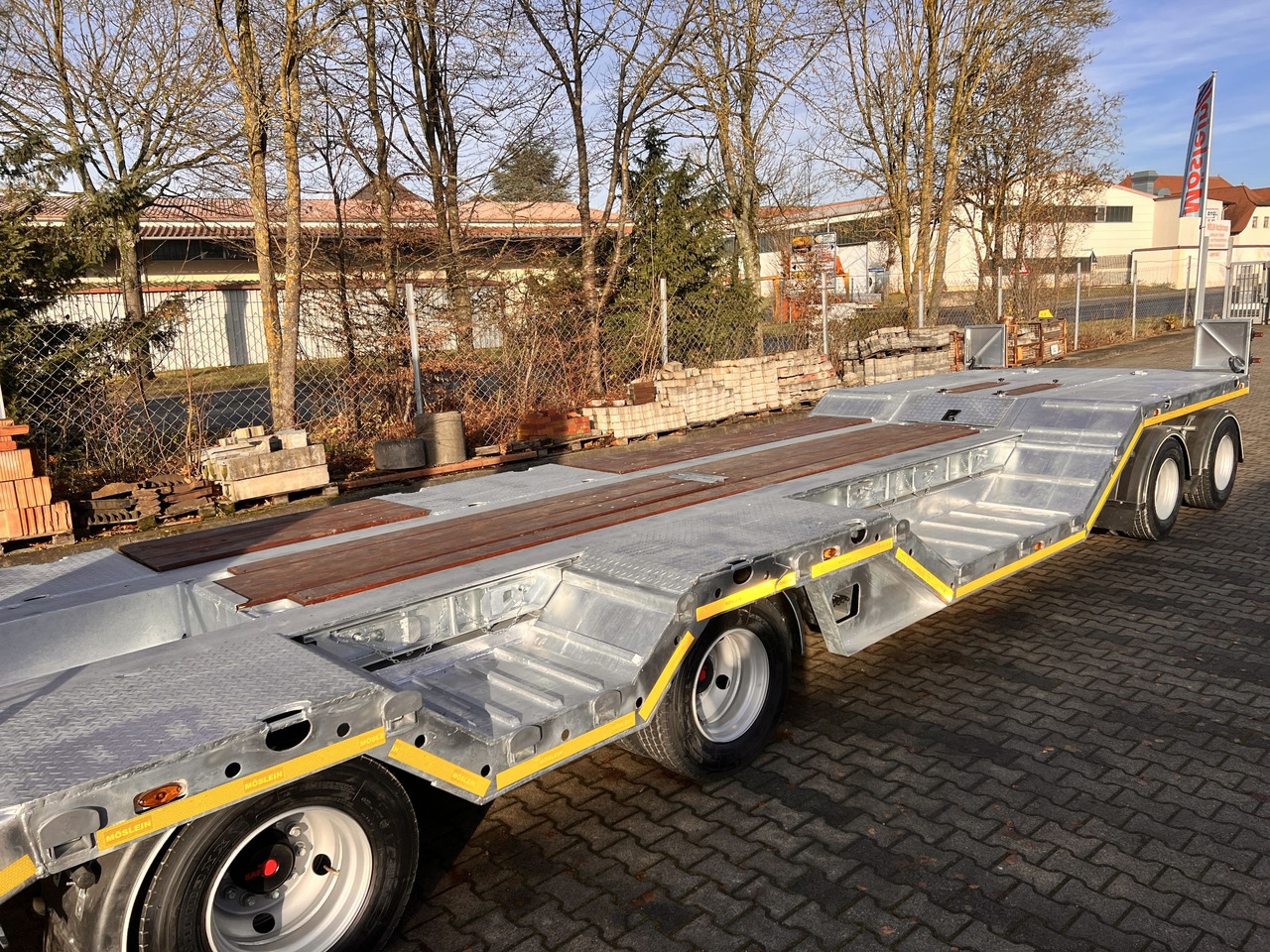 Möslein T 4 VB H1 R neuer 4 Achs Tieflader + Radmulden - Remorcă transport agabaritic: Foto 4 Möslein T 4 VB H1 R neuer 4 Achs Tieflader + Radmulden - Remorcă transport agabaritic: Foto 4