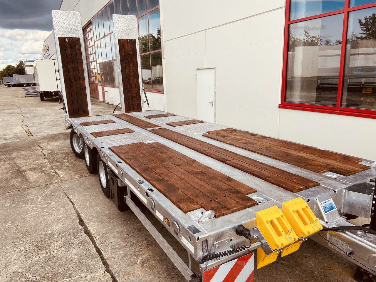 Möslein TT 31 31 t Tridem- Tieflader 3 Achs, 8 m LadeflächeNeufahrzeug - Remorcă transport agabaritic: Foto 3 Möslein TT 31 31 t Tridem- Tieflader 3 Achs, 8 m LadeflächeNeufahrzeug - Remorcă transport agabaritic: Foto 3