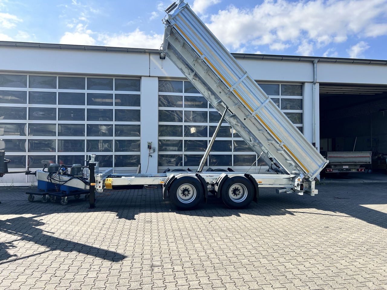 Möslein TTD 19 B neuer 19 t Tandemkipper- Tieflader hydraulischer Klappe - Remorcă basculantă: Foto 5 Möslein TTD 19 B neuer 19 t Tandemkipper- Tieflader hydraulischer Klappe - Remorcă basculantă: Foto 5