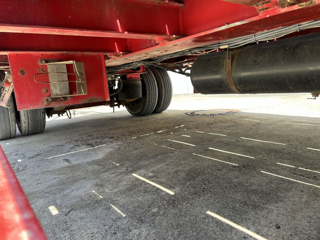 T3 3 Achs Tiefladeranhänger mit gerader Ladefläche - Remorcă transport agabaritic: Foto 5 T3 3 Achs Tiefladeranhänger mit gerader Ladefläche - Remorcă transport agabaritic: Foto 5