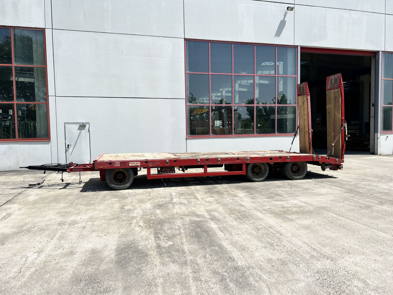 T3 3 Achs Tiefladeranhänger mit gerader Ladefläche - Remorcă transport agabaritic: Foto 1 T3 3 Achs Tiefladeranhänger mit gerader Ladefläche - Remorcă transport agabaritic: Foto 1