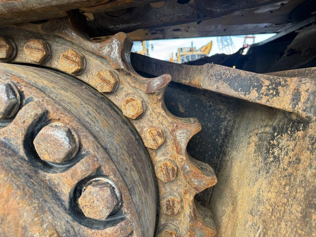 Excavator pe şenile CAT 390 D L ME: Foto 8 Excavator pe şenile CAT 390 D L ME: Foto 8