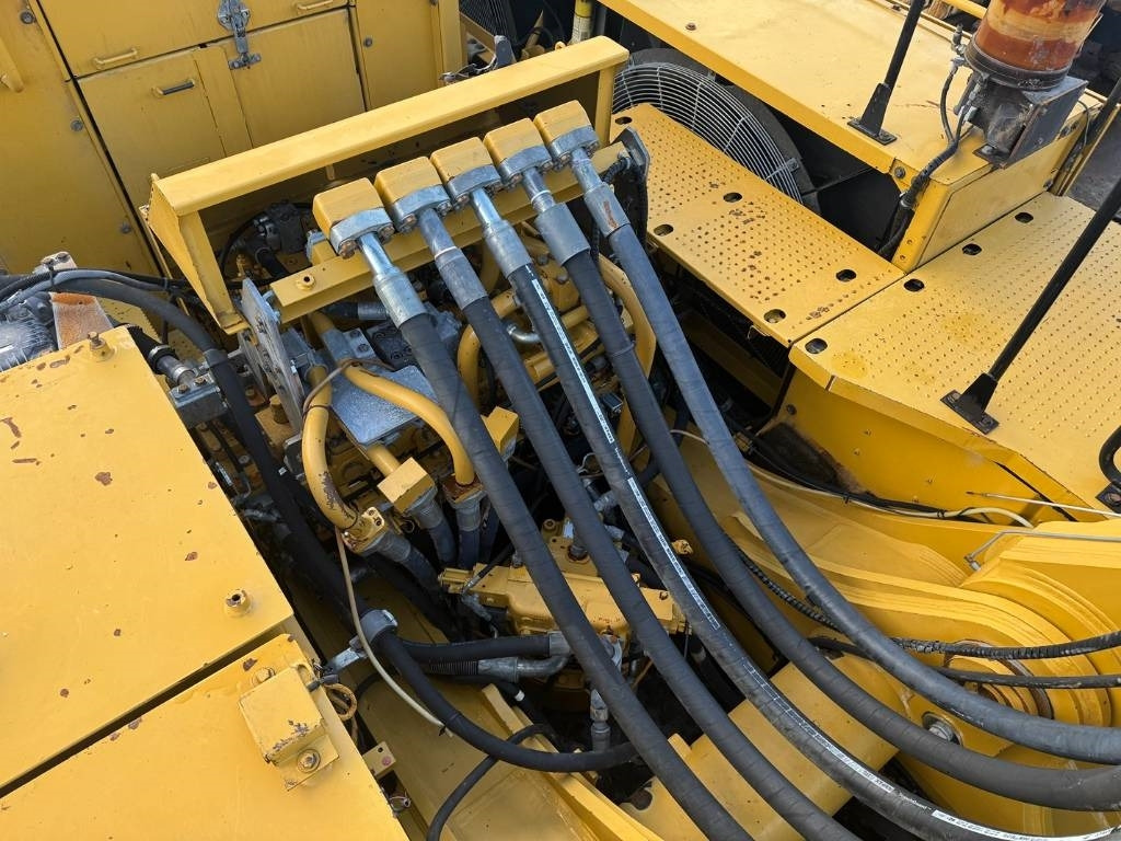 Excavator pe şenile CAT 390 D L ME: Foto 17 Excavator pe şenile CAT 390 D L ME: Foto 17