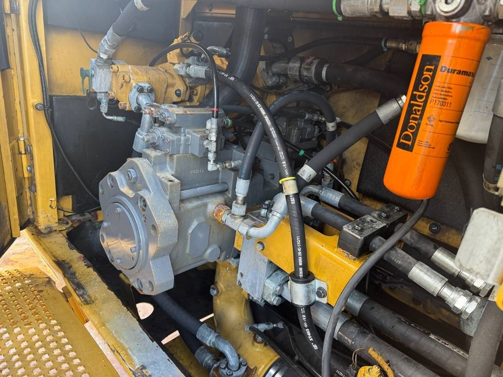 Excavator pe şenile CAT 390 D L ME: Foto 16 Excavator pe şenile CAT 390 D L ME: Foto 16