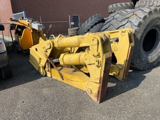 CAT D 8 R Ripper CAT D 8 R Ripper - Dinte scarificator pentru Utilaje constructii: Foto 1 CAT D 8 R Ripper CAT D 8 R Ripper - Dinte scarificator pentru Utilaje constructii: Foto 1