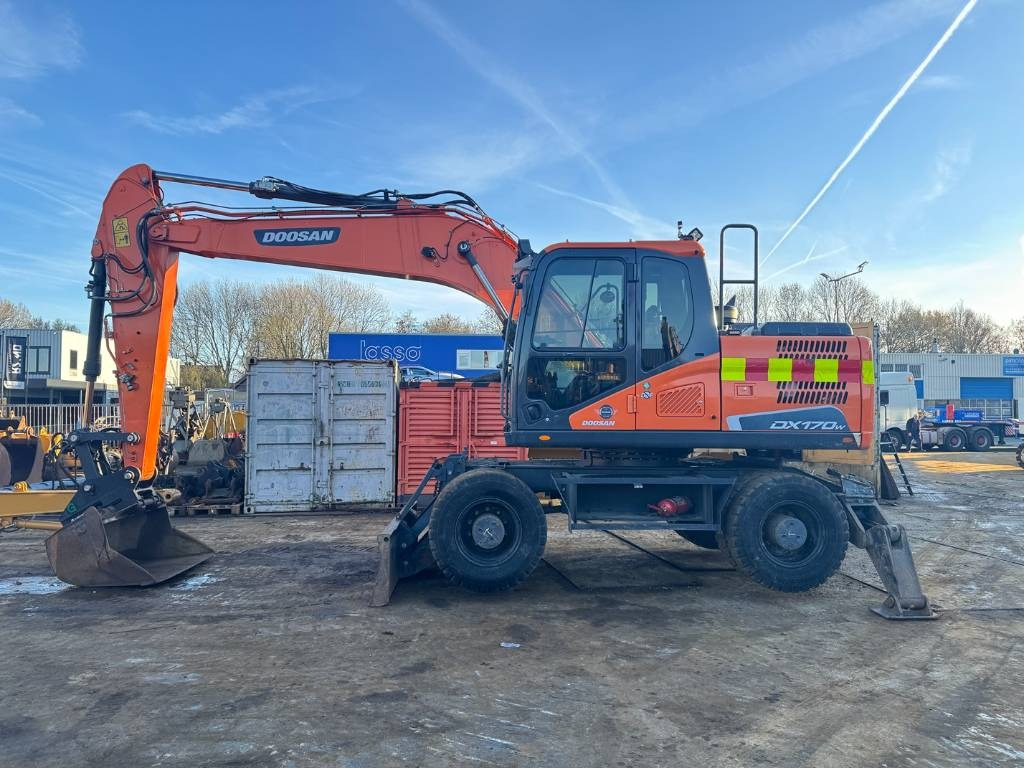 Doosan DX 170 W - 5 - Excavator pe roţi: Foto 1 Doosan DX 170 W - 5 - Excavator pe roţi: Foto 1