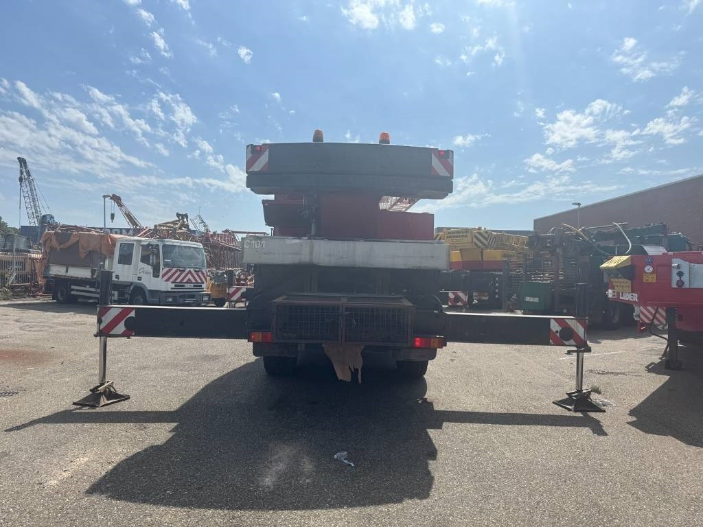 Liebherr LTM 1030-2.1 ( WITH JIB ) - Macara tot teren: Foto 4 Liebherr LTM 1030-2.1 ( WITH JIB ) - Macara tot teren: Foto 4