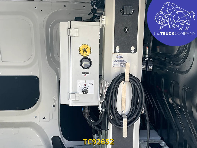 Autoutilitară, Autoutilitară electrică Nissan E-NV200 hoogtewerker nacelle: Foto 13 Autoutilitară, Autoutilitară electrică Nissan E-NV200 hoogtewerker nacelle: Foto 13