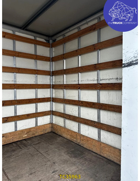 Peugeot Boxer 2.0 HDI BOX + LIFT - Autoutilitară box: Foto 3 Peugeot Boxer 2.0 HDI BOX + LIFT - Autoutilitară box: Foto 3