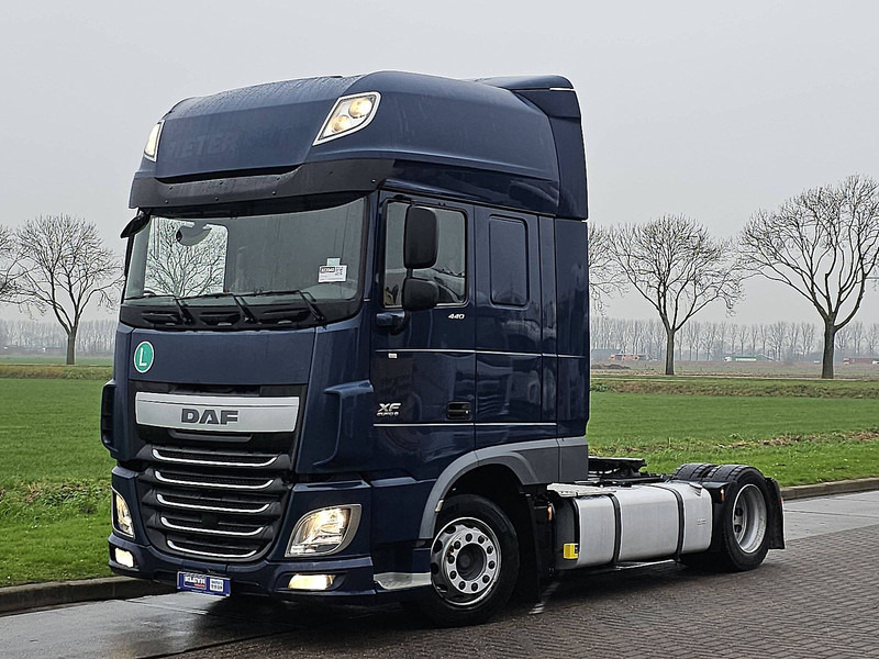 DAF XF 440 - Cap tractor: Foto 2 DAF XF 440 - Cap tractor: Foto 2
