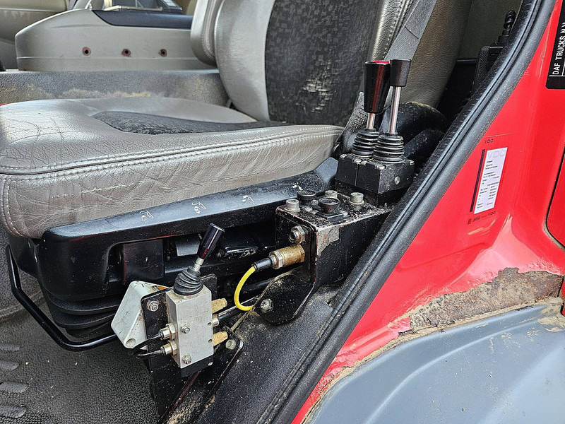Camion cu cârlig DAF CF 85.360 6X2 FAS E5 359DKM: Foto 17 Camion cu cârlig DAF CF 85.360 6X2 FAS E5 359DKM: Foto 17