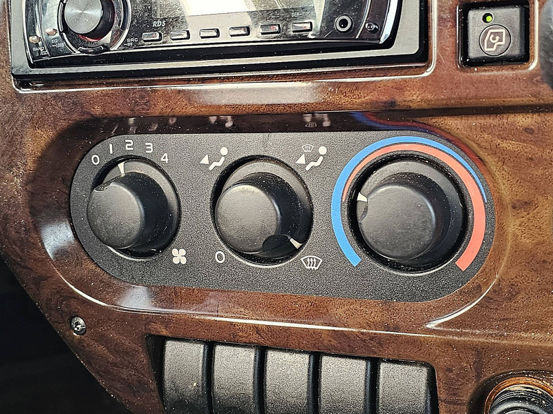 Camion cu cârlig DAF CF 85.360 6X2 FAS E5 359DKM: Foto 14 Camion cu cârlig DAF CF 85.360 6X2 FAS E5 359DKM: Foto 14