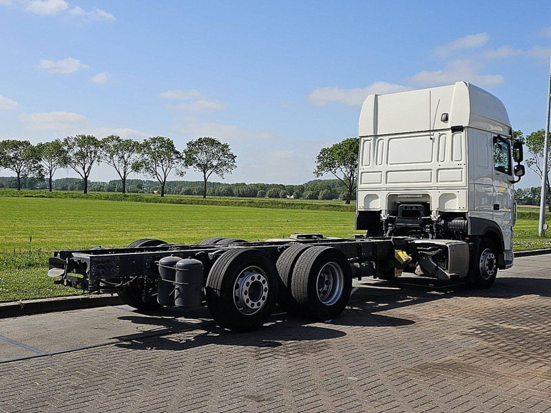 DAF XF 480 SSC 6X2 FAR INTARDER - Camion şasiu: Foto 3 DAF XF 480 SSC 6X2 FAR INTARDER - Camion şasiu: Foto 3