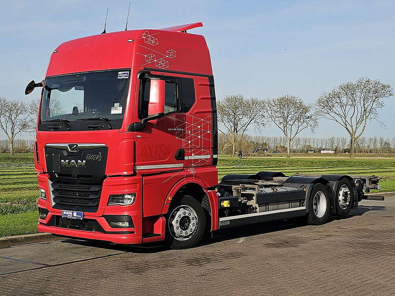 MAN 26.510 TGX GX 6X2 INTARDER - Camion transport containere/ Swap body: Foto 2 MAN 26.510 TGX GX 6X2 INTARDER - Camion transport containere/ Swap body: Foto 2